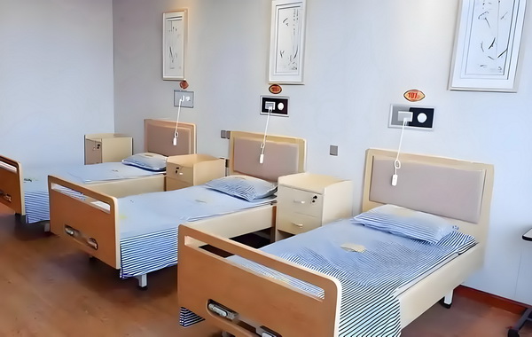 细节藏不住爱！白敬亭晒家意外暴露恋情？